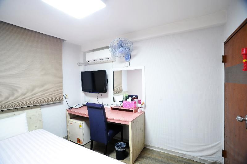Saewha Hostel Seoul Exterior photo
