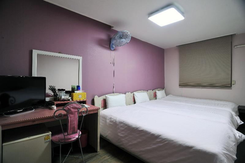 Saewha Hostel Seoul Exterior photo